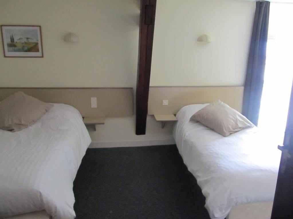 Hotel La Québécoise Dinan Esterno foto