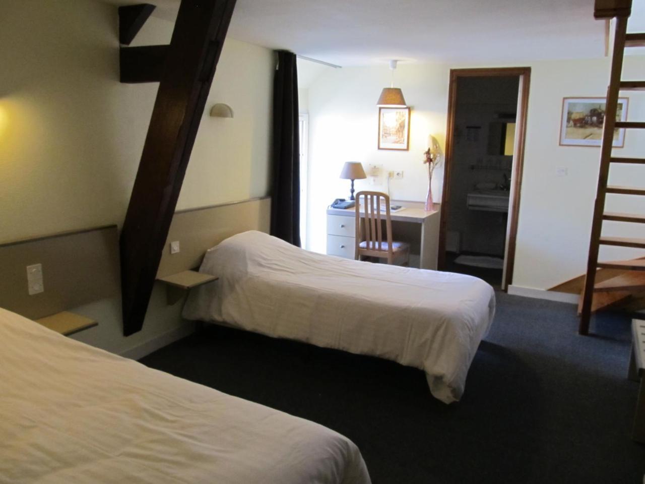 Hotel La Québécoise Dinan Esterno foto